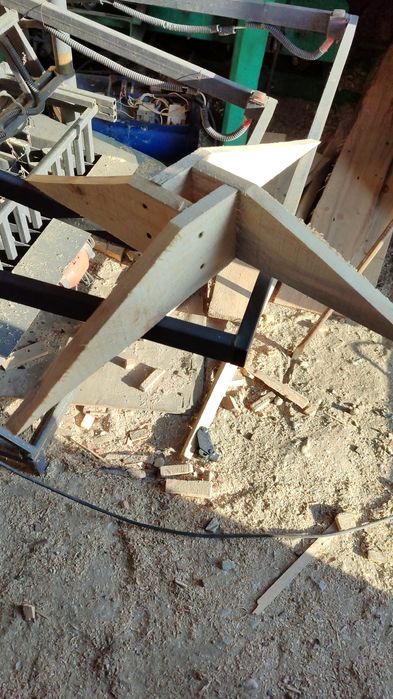 Подставки для елок