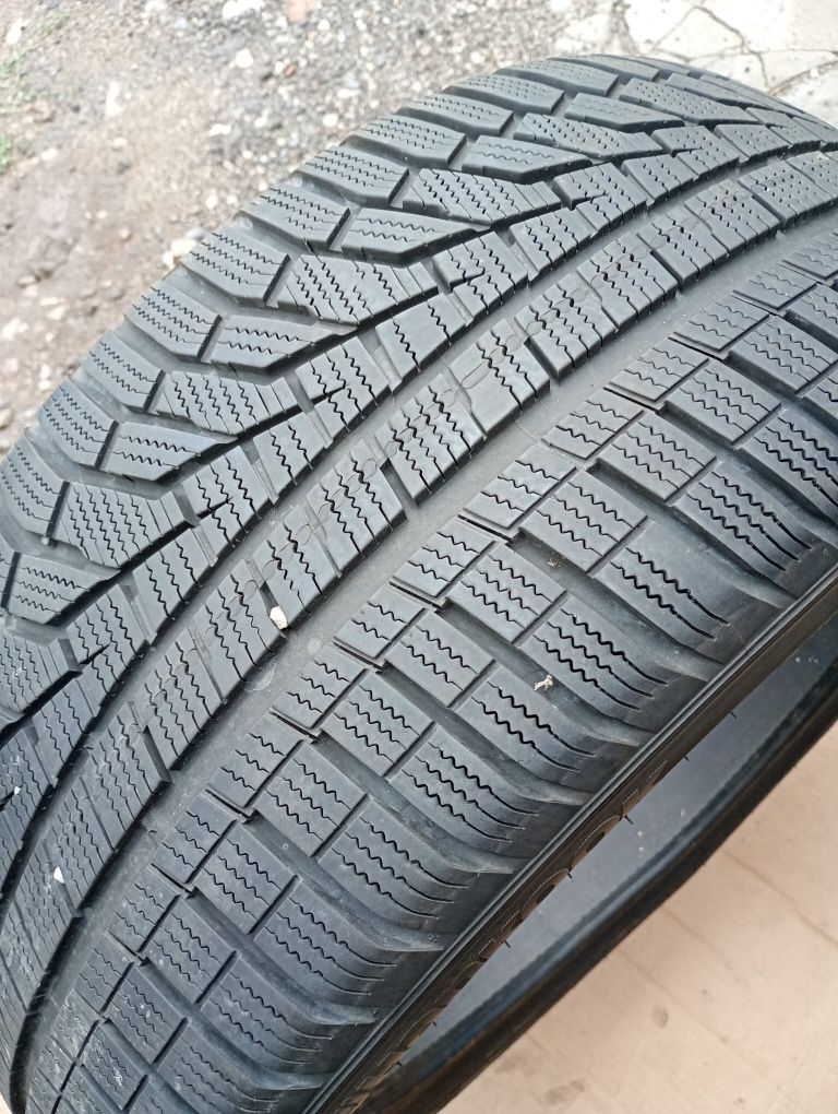 255/40/19 Nokian 2 бр
