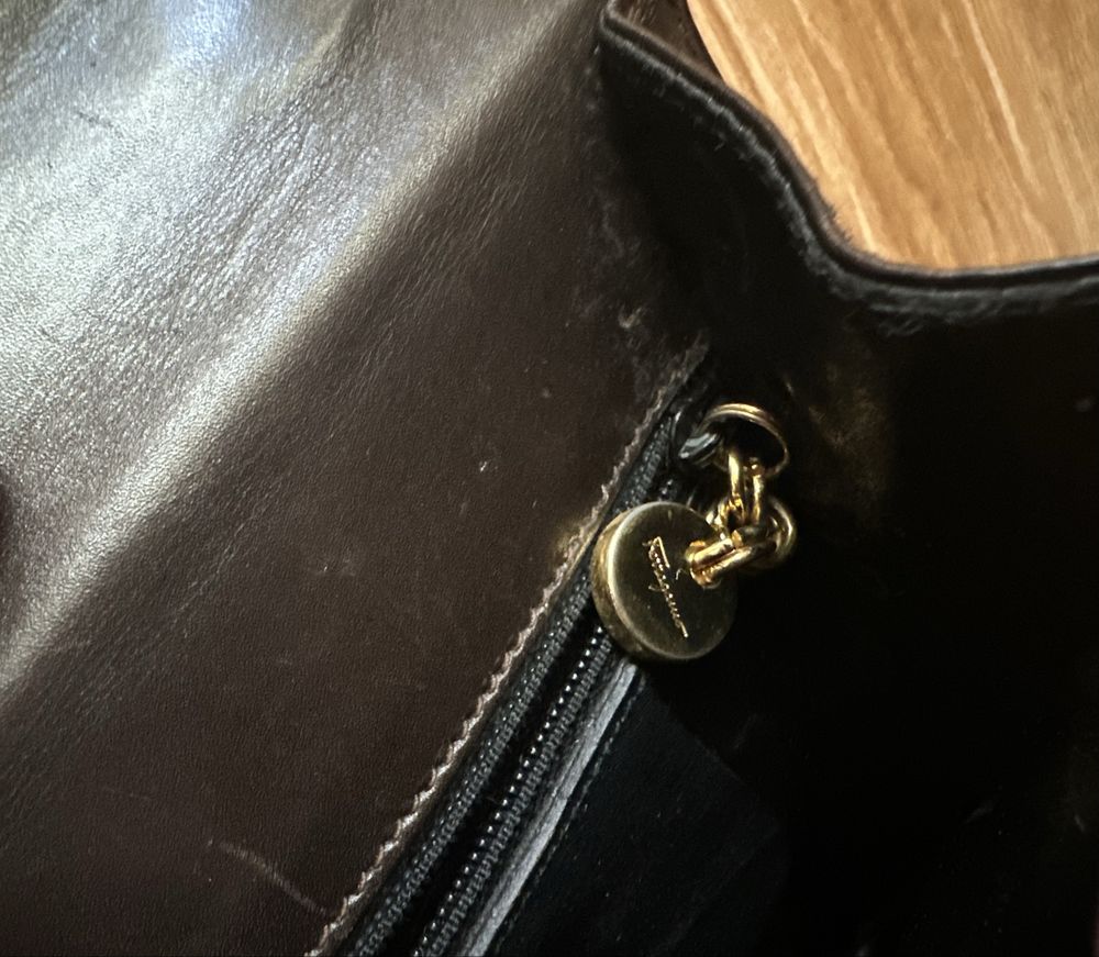 Оригинална чанта Salvatore Ferragamo Gancini