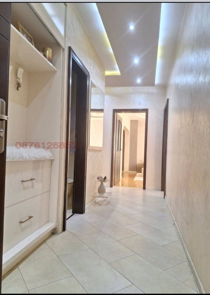 Продава се Тристаен апартамент в Пловдив, Център - 102 кв.м за 1657 €/кв.м - Снимка #5
