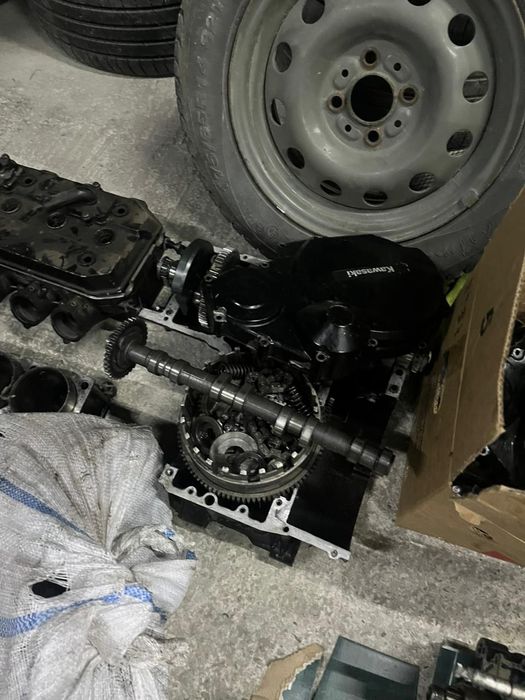 Запчачти двигателя kawasaki zzr1100/d