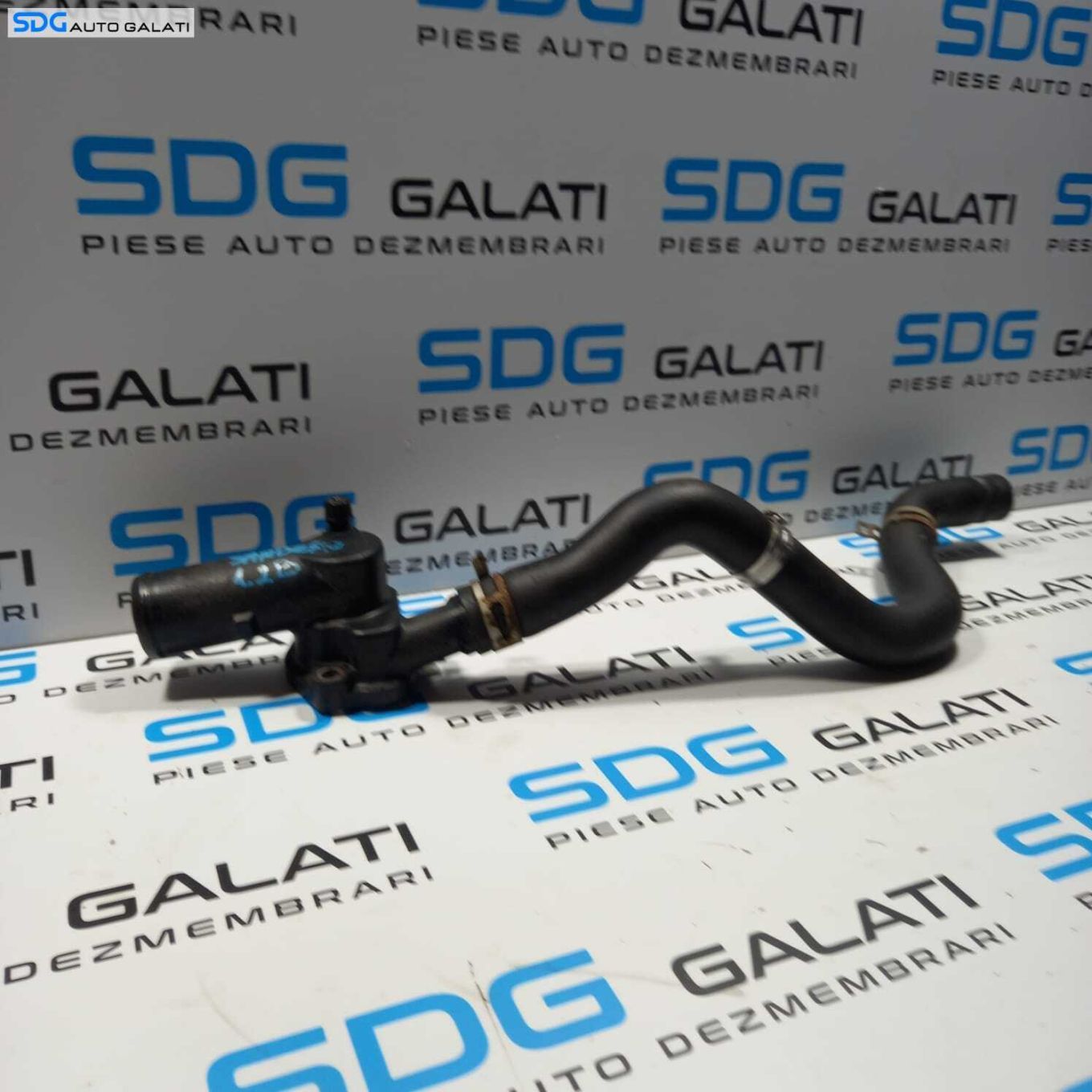 Furtun Conducta Racire Apa Antigel cu Carcasa Corp Termostat Dacia Logan 2 1.2 2012 - 2016 Cod 8200660882 924009088R [0993]