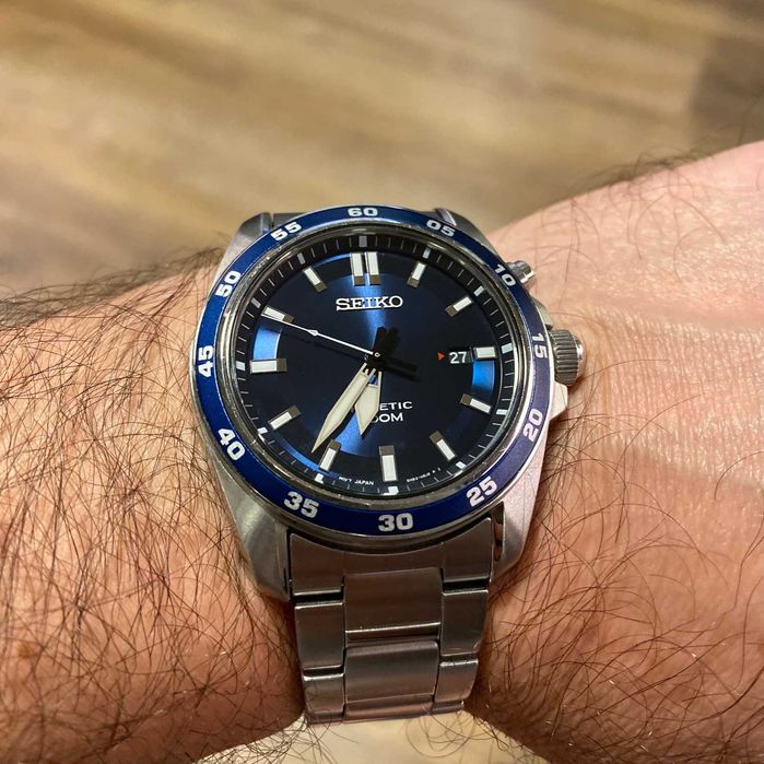 Продавам часовник Seiko Kinetic