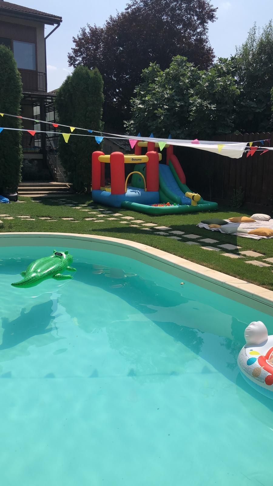 Inchiriez castel/tobogan, trambulina , piscinuta gonflabila