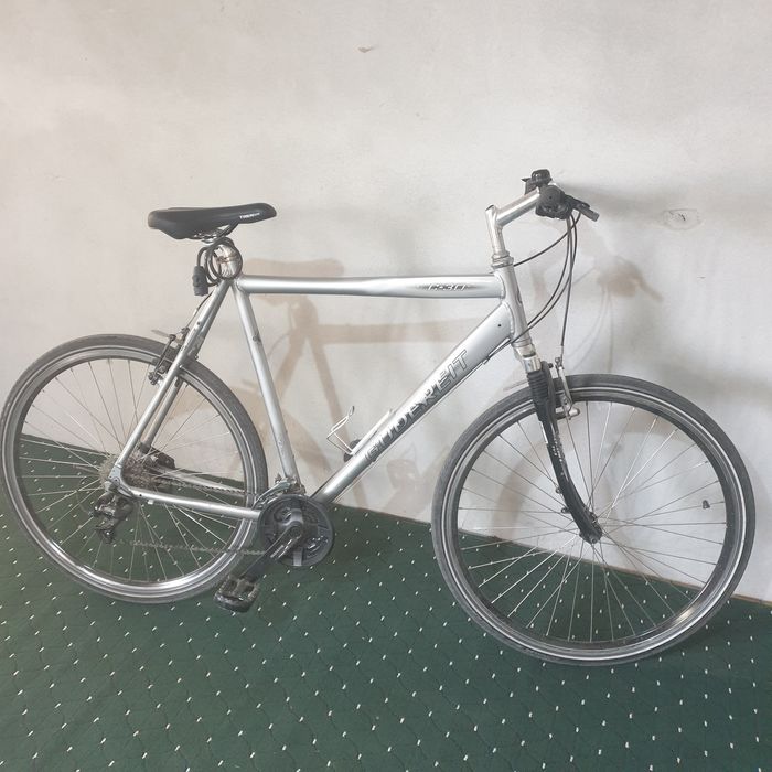 zudlik bilan velosiped sotiladi