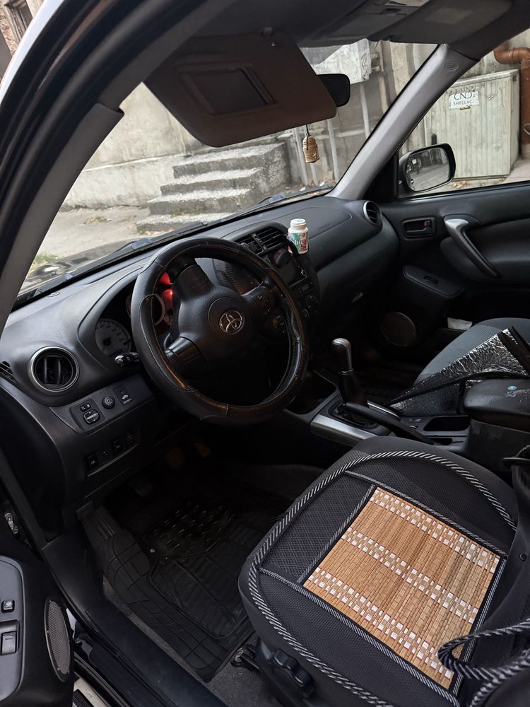 Тойота Rav4 къса база джип