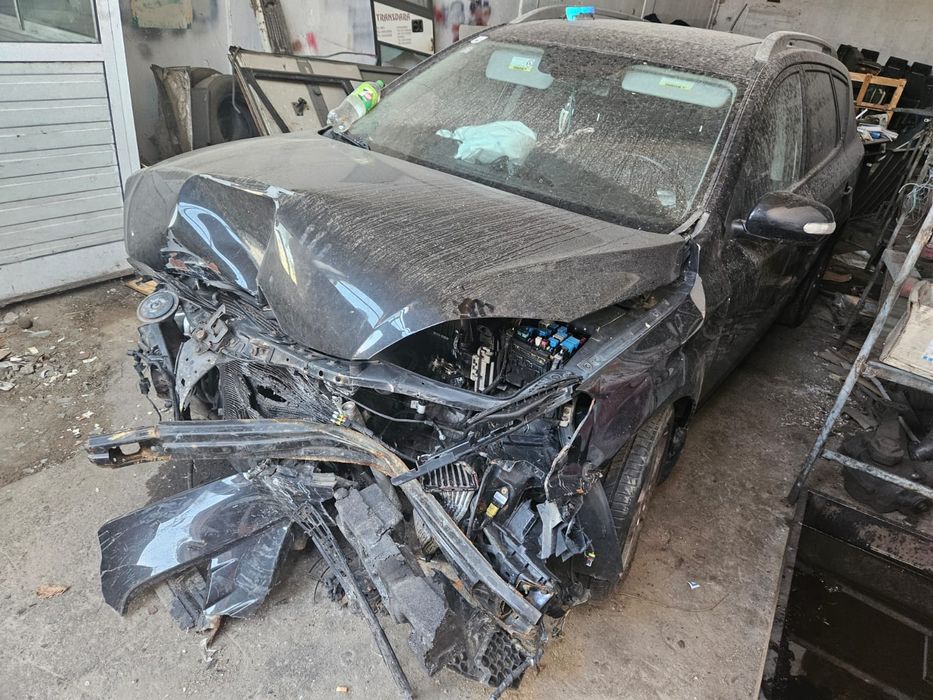 Kia, Ceed, 2010] – avariată frontal, motor funcțional