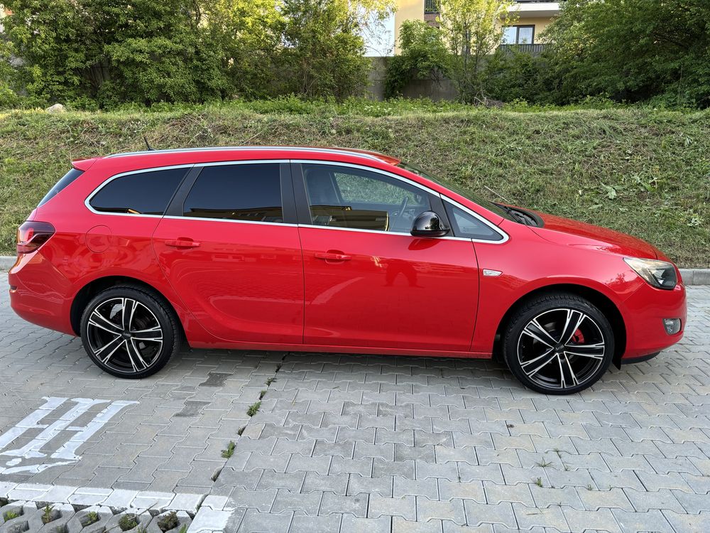 Opel Astra J 2012 benzina