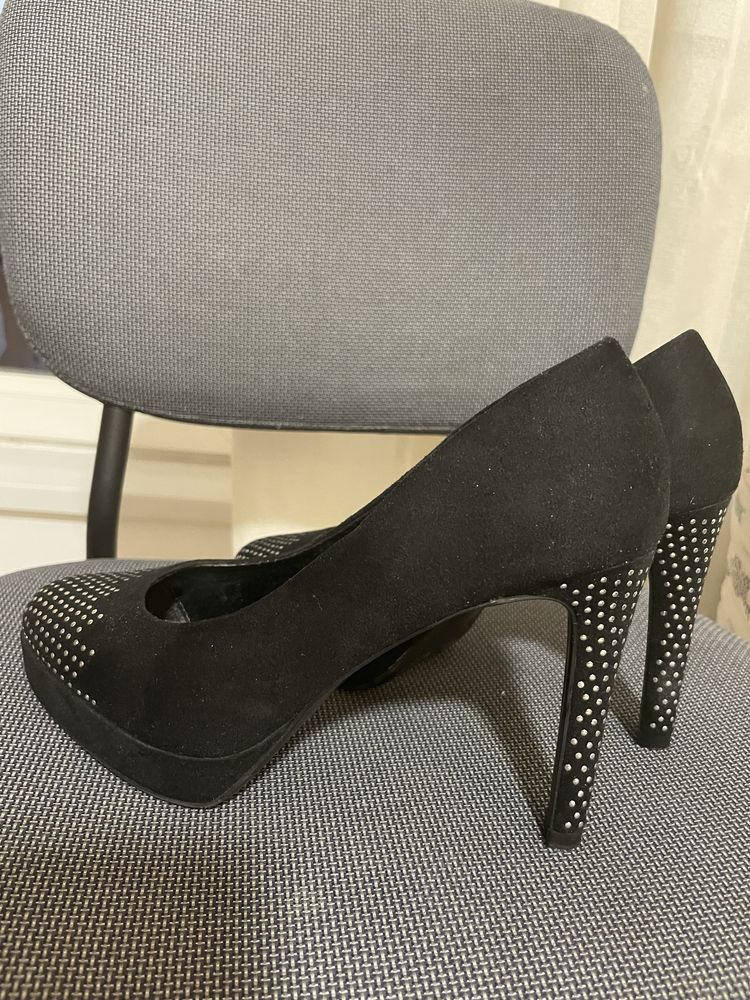 Vand pantofi dama negri nr. 37