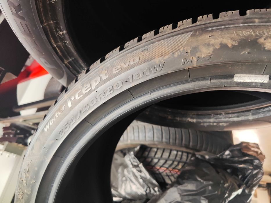 2бр.зимни гуми 255/40/20 Hankook