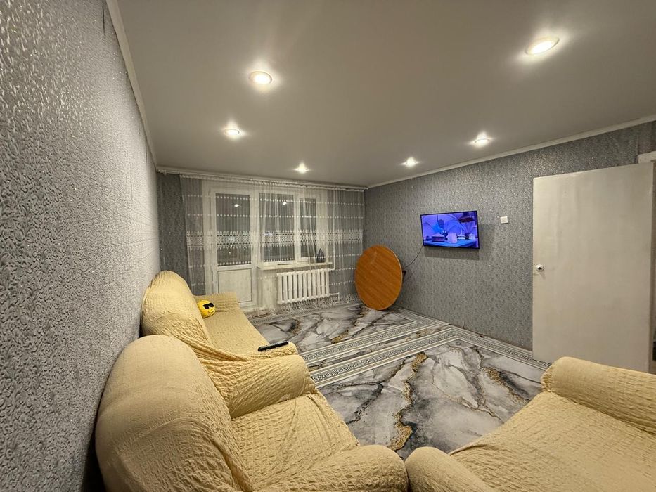 Продам трёхкомнатную уютную, светлую квартиру в тихом районе 15 мкр