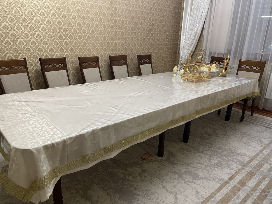 15 шт стульев и стол в подарок