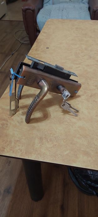 Замки межкомнатные