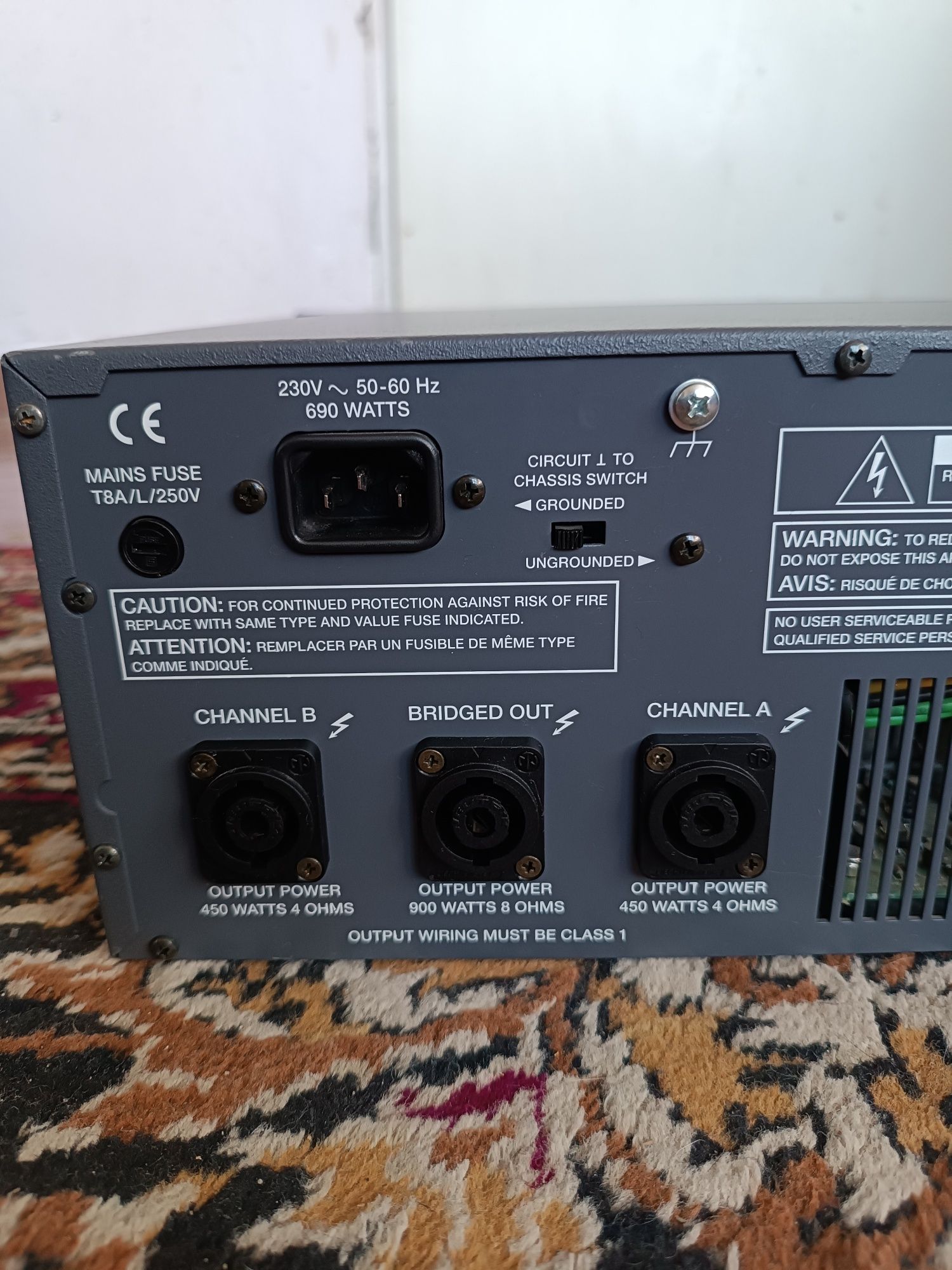 Продавам крайно стъпало Electro-voice Q44 отлично