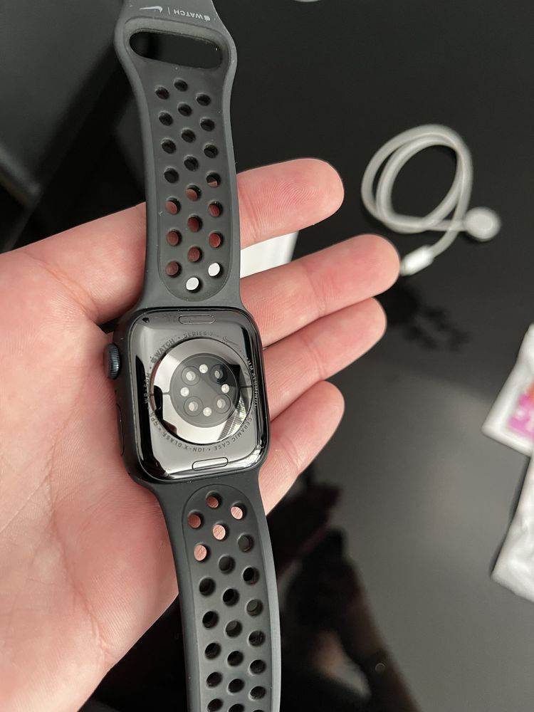 Перфектен Apple Watch Series 7 nike edition 41mm