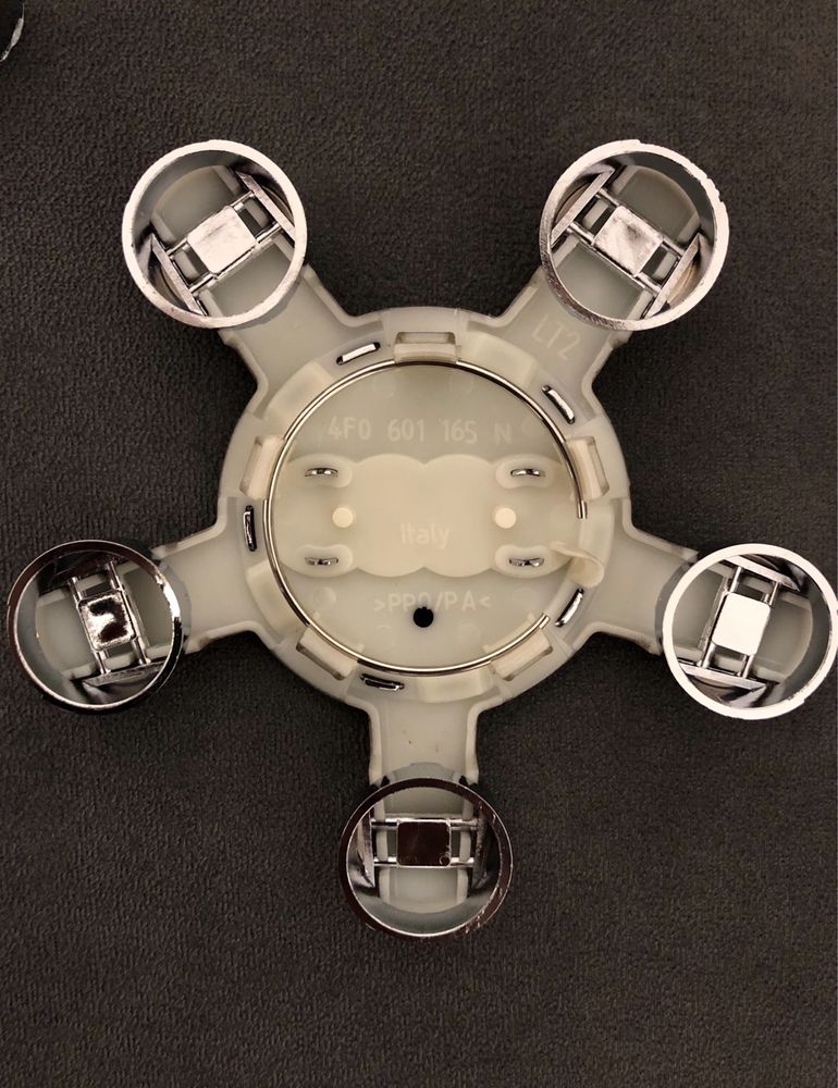 Set capace janta gheara stea Audi 135mm A4 A7 A6 Q5 Q7 Q3 B8 8L A2 A3