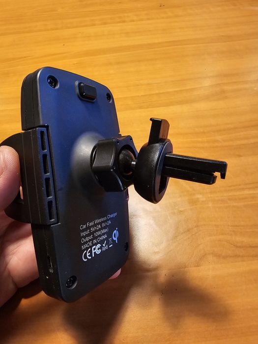 Suport auto cu încărcare wireless 10w grila ventilație sau parbriz