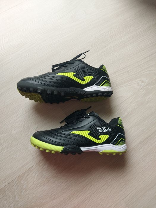 Футболни обувки, номер 32-60лв.