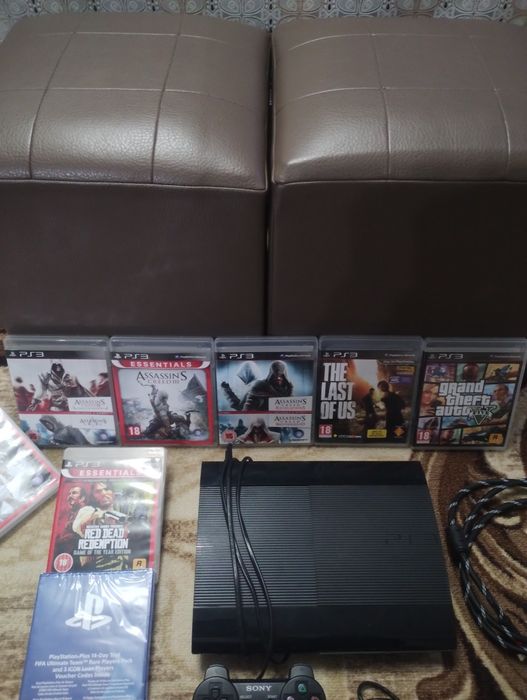 Playstation 3 slim 500gb +8 игри