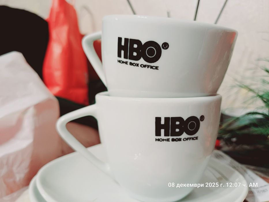 Чаши с логото на НВО