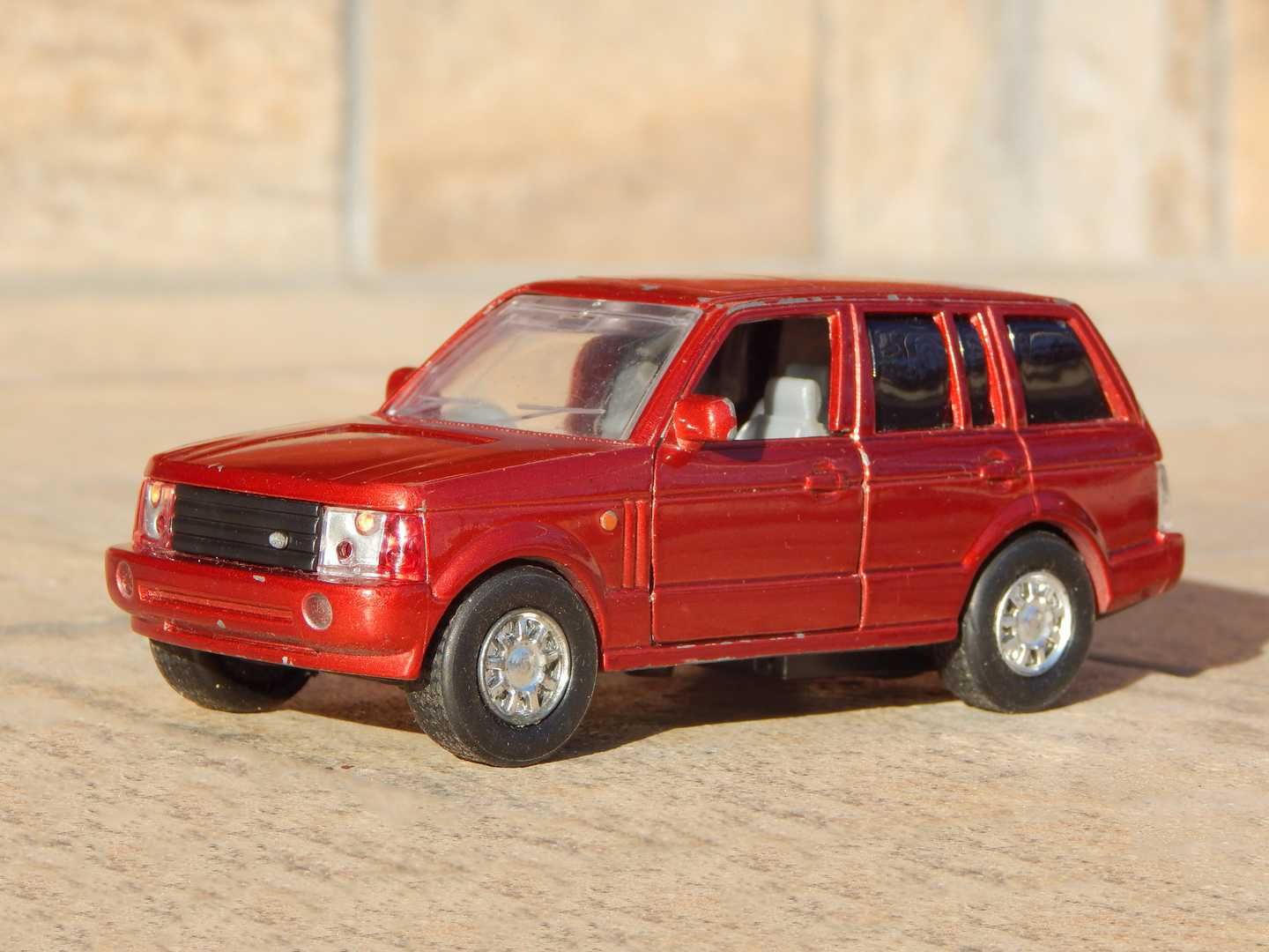 Macheta Range Rover III (L322) sc 1:32 uzata