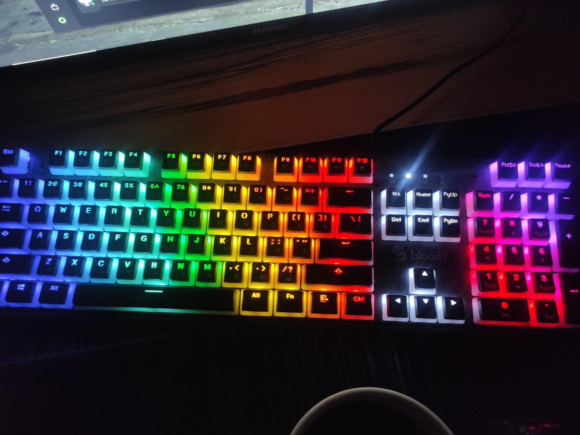 Продам клавиатуру bloody a4tech
