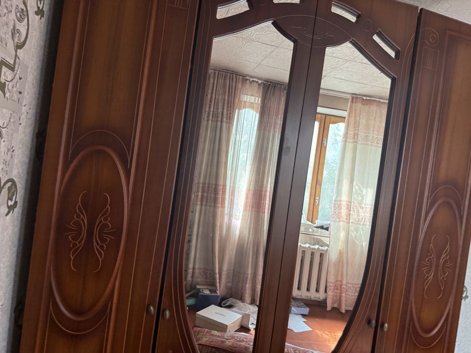 Шифонер и шкафы в очень хорошем состоянии