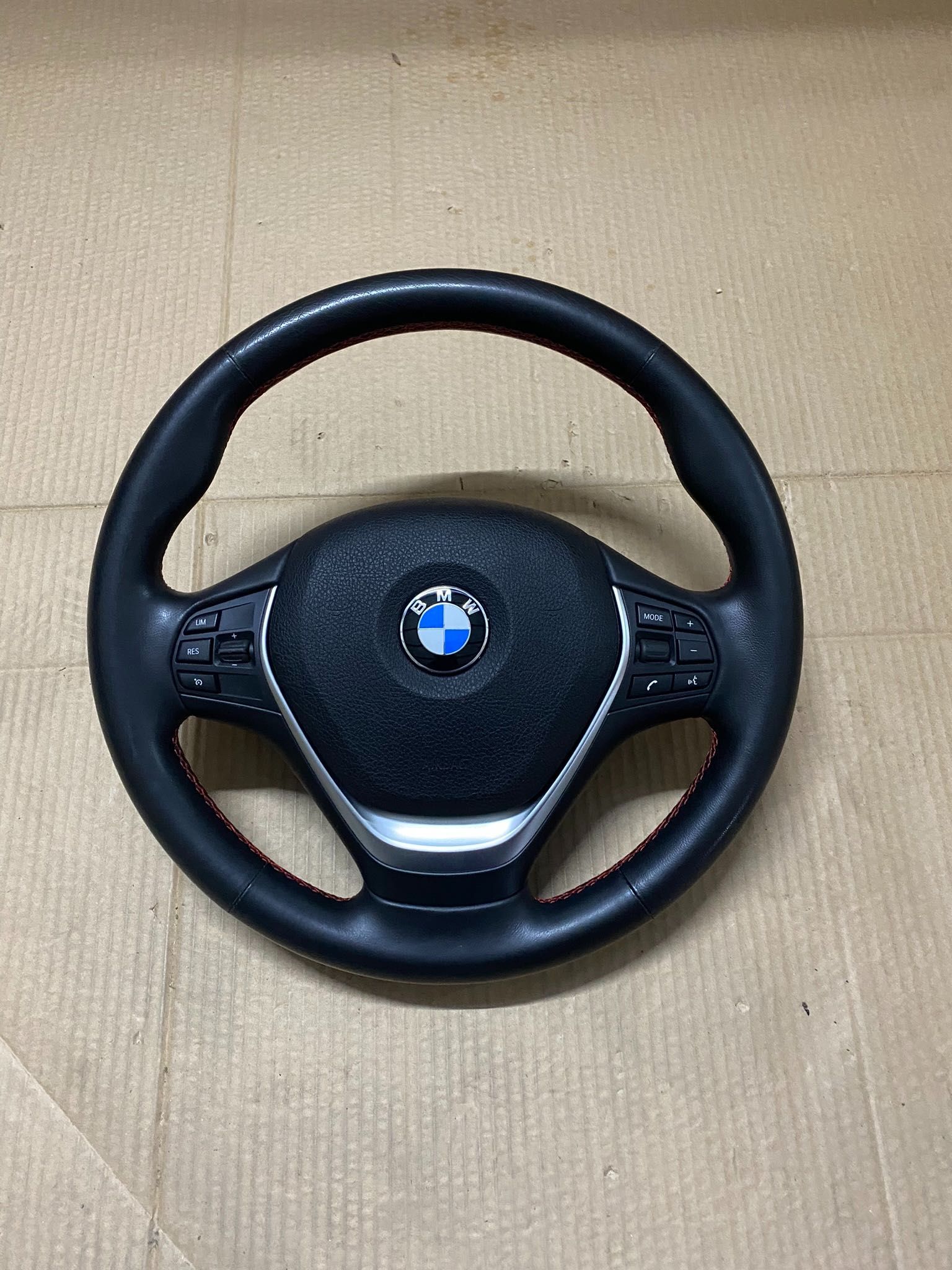 Volan piele cu airbag Bmw F20 F30 cusatura rosie stare foarte buna