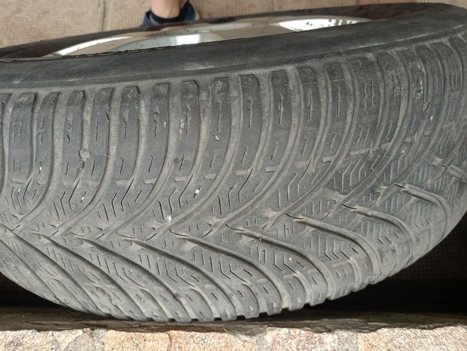 4 бр. Джанти 15" със зимни гуми 195/65/R15