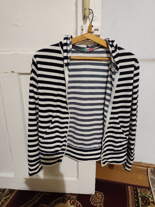 Продам женскую кофту