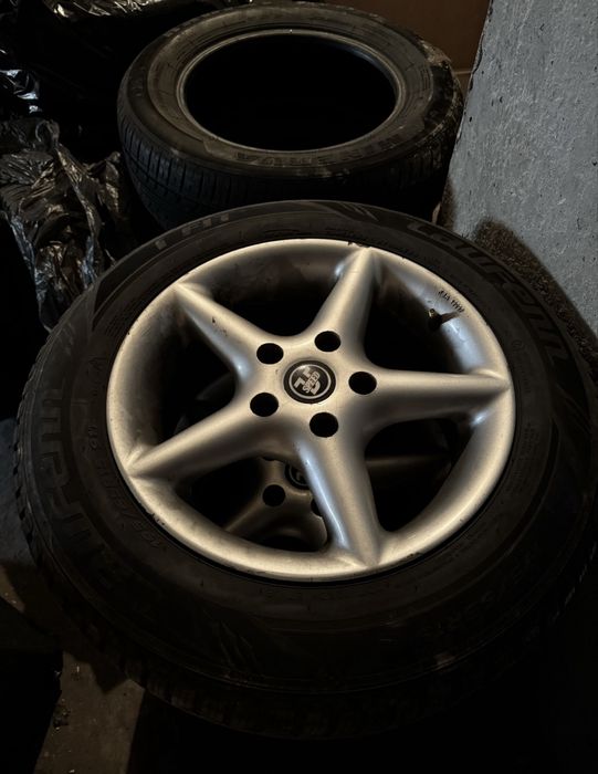 Гуми с джанти размер 15