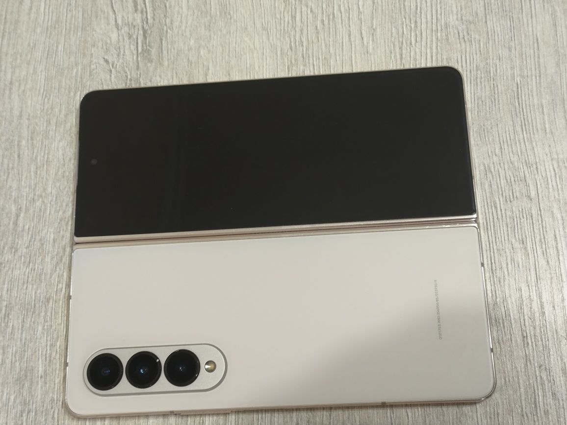 Galaxy z fold 4 12/256 beige