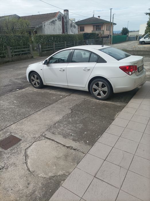 Vānd CHEVROLET CRUZE în stare bunā de functionare
