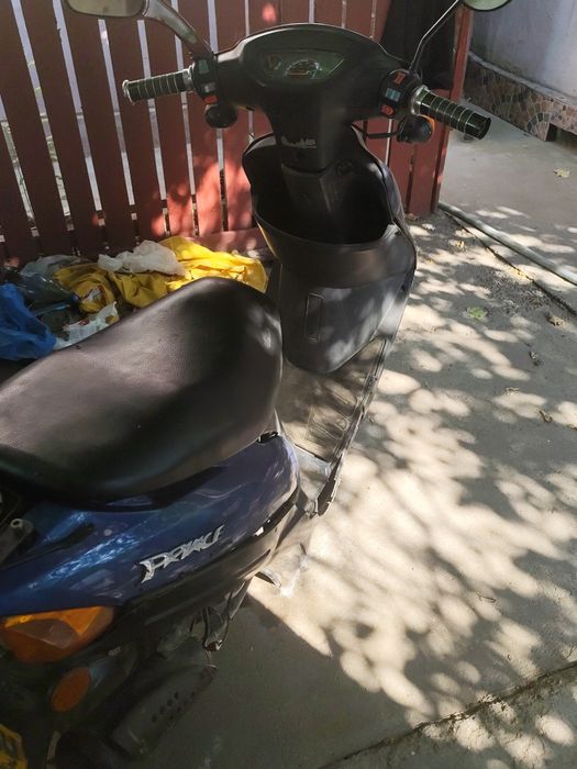 Vând scuter gy6 .