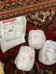 Huggies pampers dlya malishey otdam darom