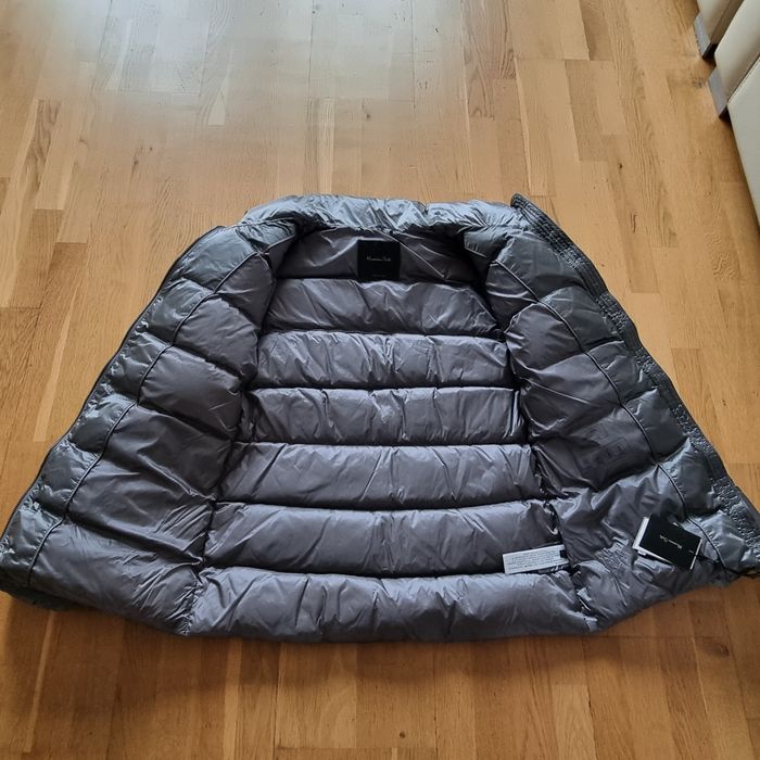 Vand geaca noua Massimo Dutti cu puf, marime S,  gri usor metalizat