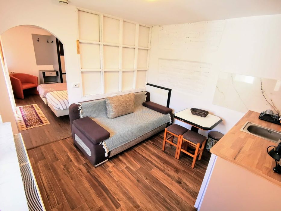 Cazare studio zonă centrală(   aproape de Polissano Medlife)