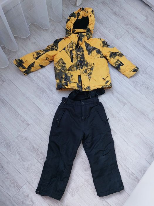 Продам комбинезон с курткой, зимний