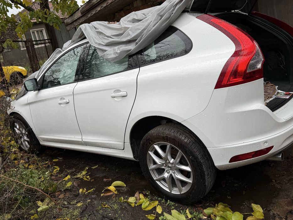 Волво xc60 2015 година