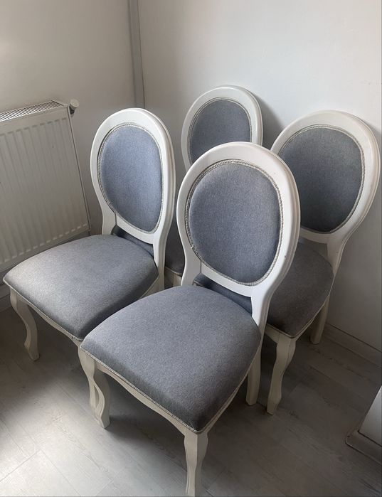 Scaune din lemn masiv