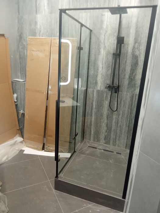 Душевые кабины. Стеклянные перегородки