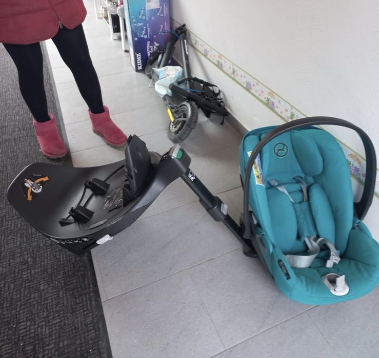 scaunel/scoica  CYBEX pt masina cu suport 0-12 luni