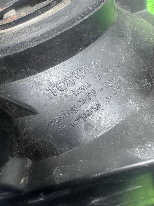 Far dreapta Toyota Rav 4