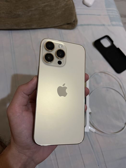 Iphone 14 pro max Gold