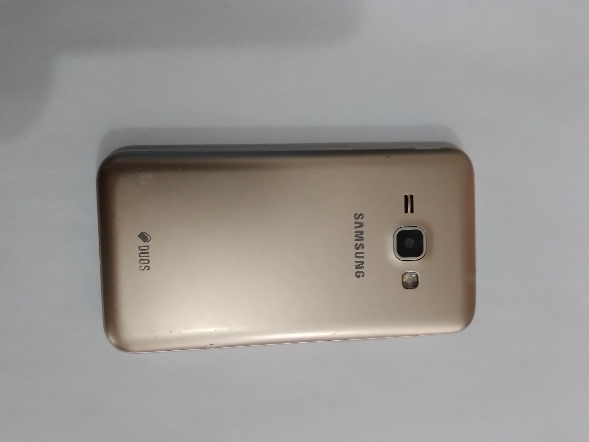 Смартфон Самсунг J1 120