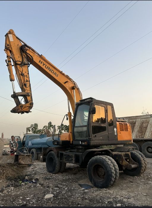 Срочно сотилади экскаватор 2008 йил HYUNDAI 1400 лик