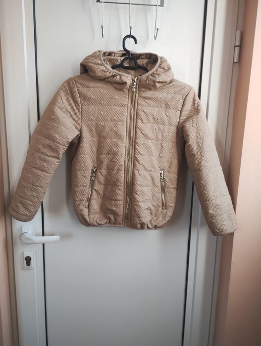 Кожени и дънкови якета и елече за момиче