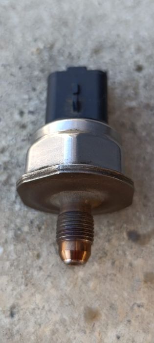 Senzor combustibil Dacia Duster 1.2 benzina
