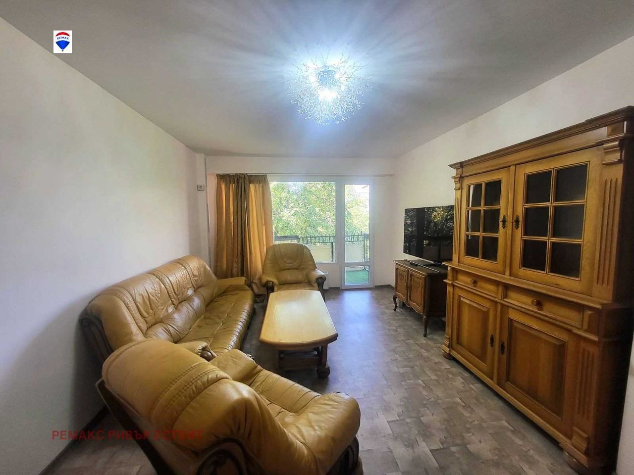 Продава се Двустаен апартамент в Русе, Възраждане - 57 кв.м за 1658 €/кв.м - Снимка #2