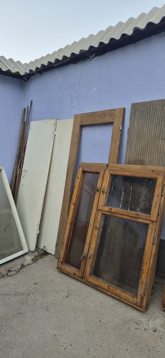 Продаются б/у Двери / рамы г. Карши, вокзал.